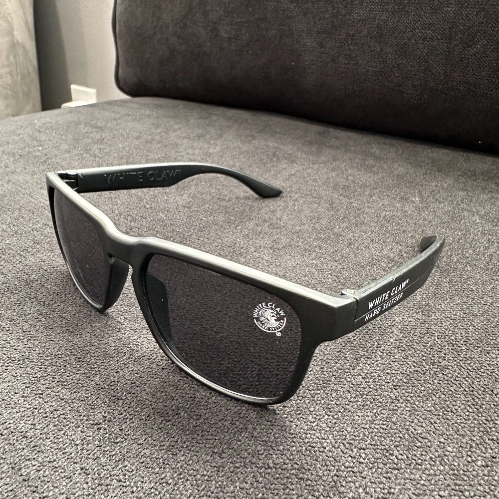 White Claw Sunglasses (BLACK UNISEX)